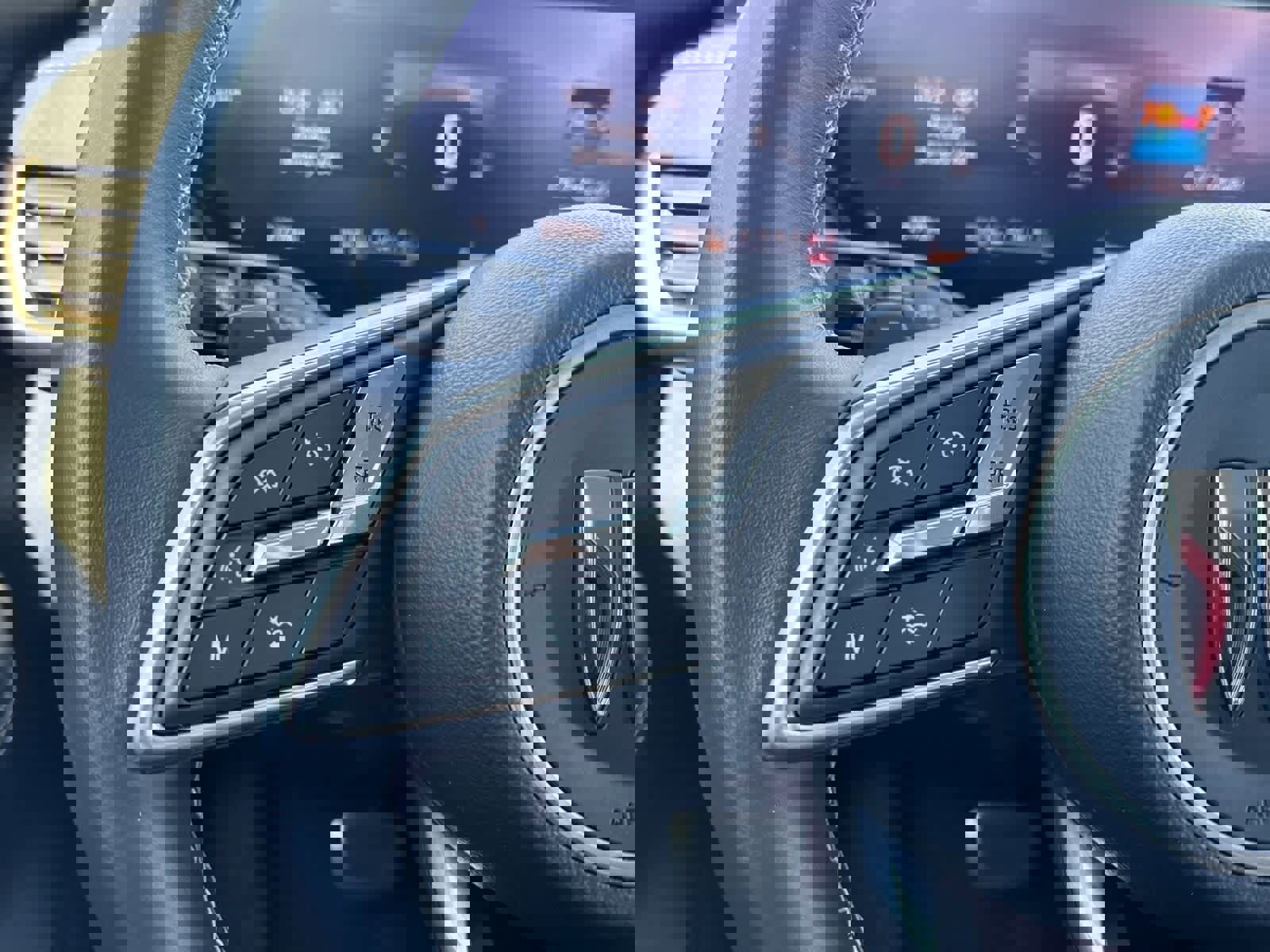 Used 2025 Buick Envision Sport Touring image 28