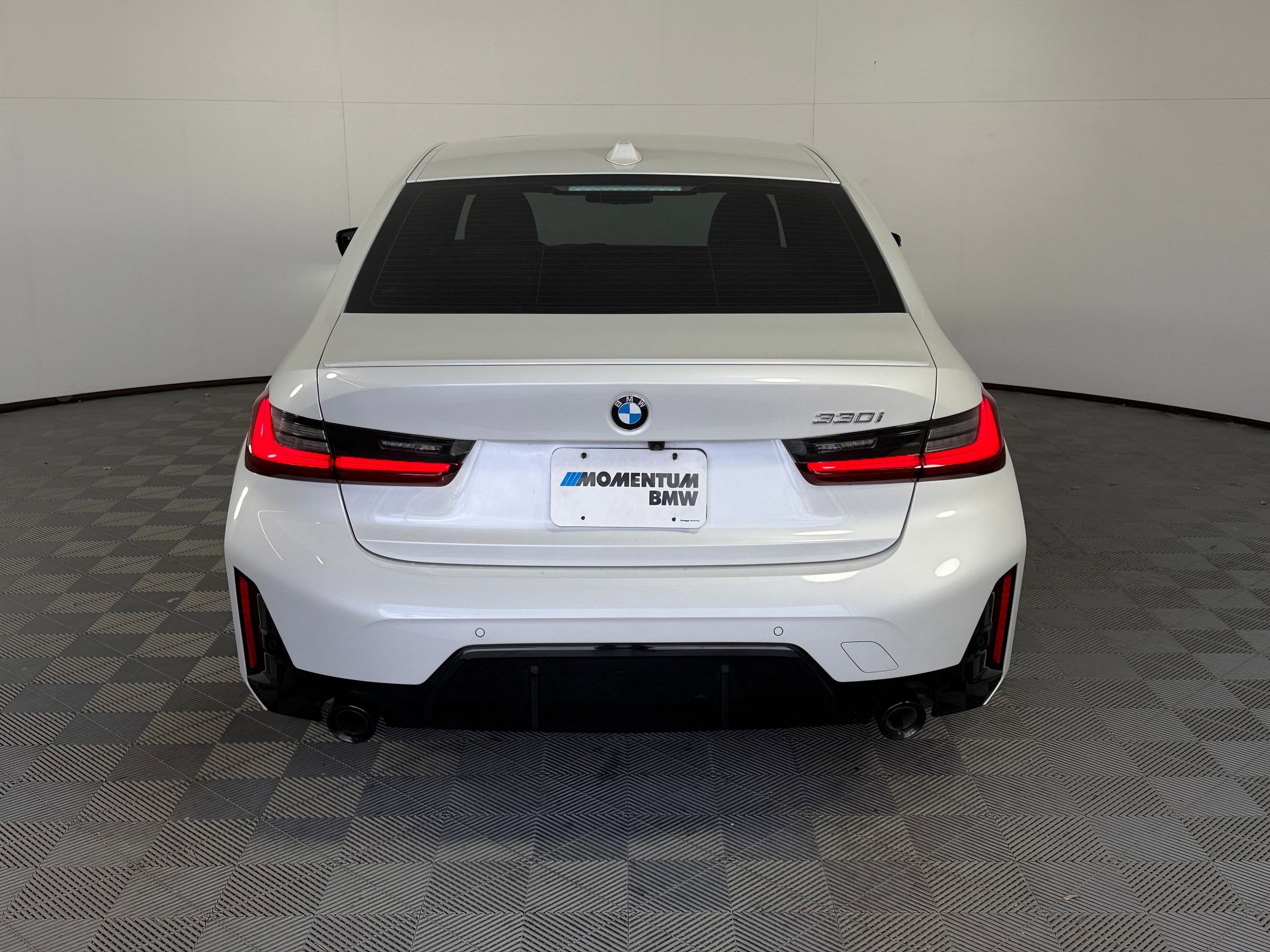 Used 2026 BMW 330i Sedan w/ M Sport Package image 10