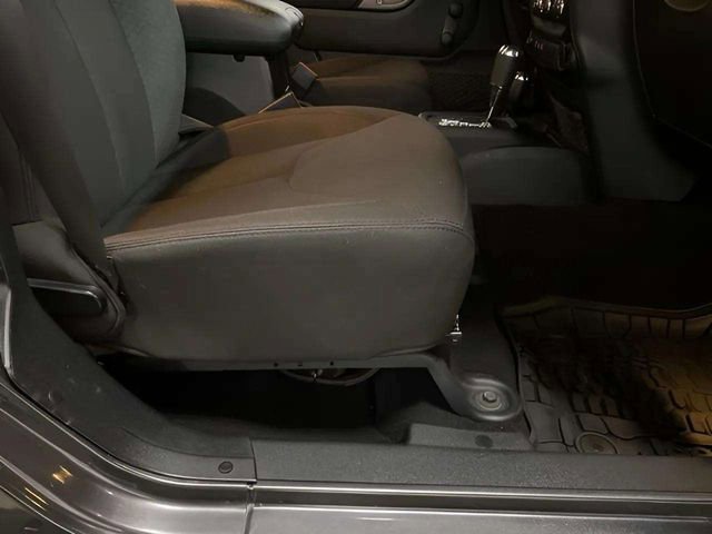 Used 2017 Jeep Wrangler Unlimited Sport w/ Connectivity Group image 78