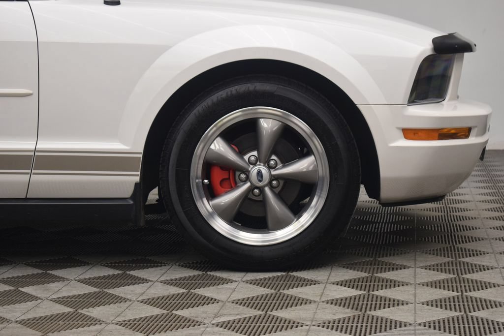 Used 2006 Ford Mustang Premium RWD image 26