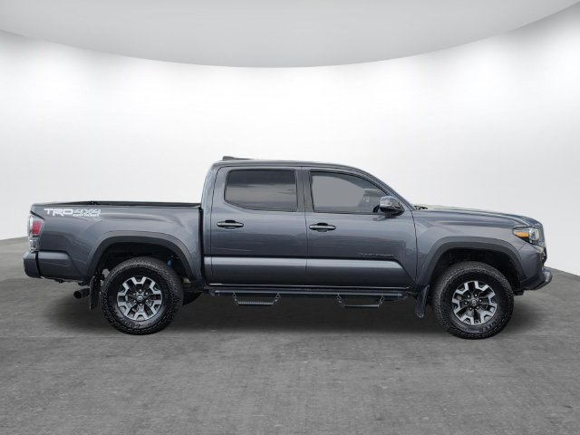 Used 2023 Toyota Tacoma TRD Off-Road w/ Technology Package AWD/4WD image 3