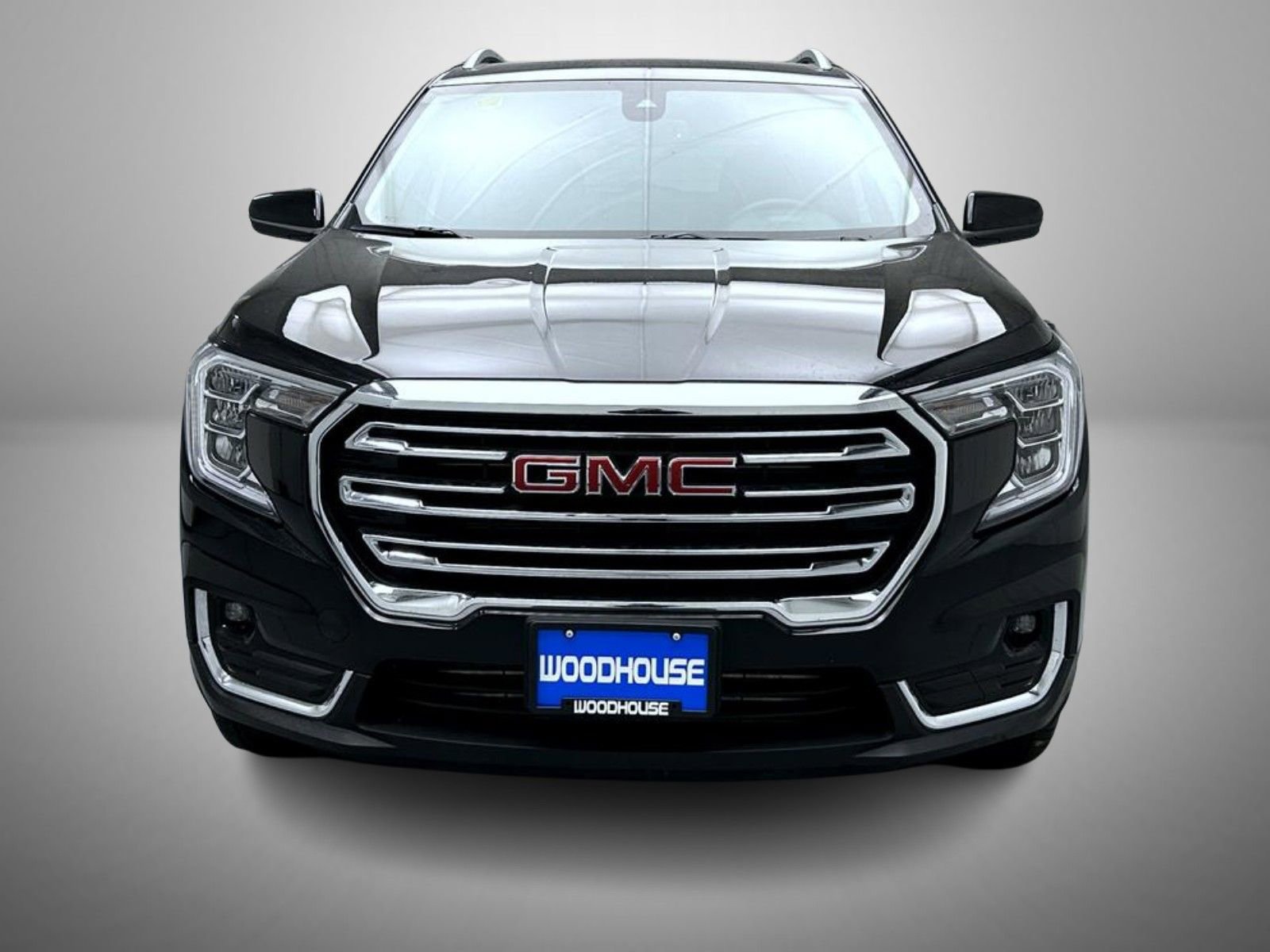 Used 2024 GMC Terrain SLT image 2