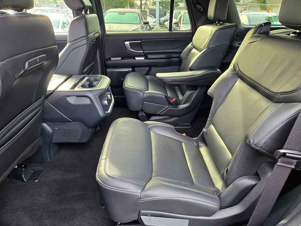 Used 2025 Ford Expedition Platinum w/ Stealth Appearance Package image 13