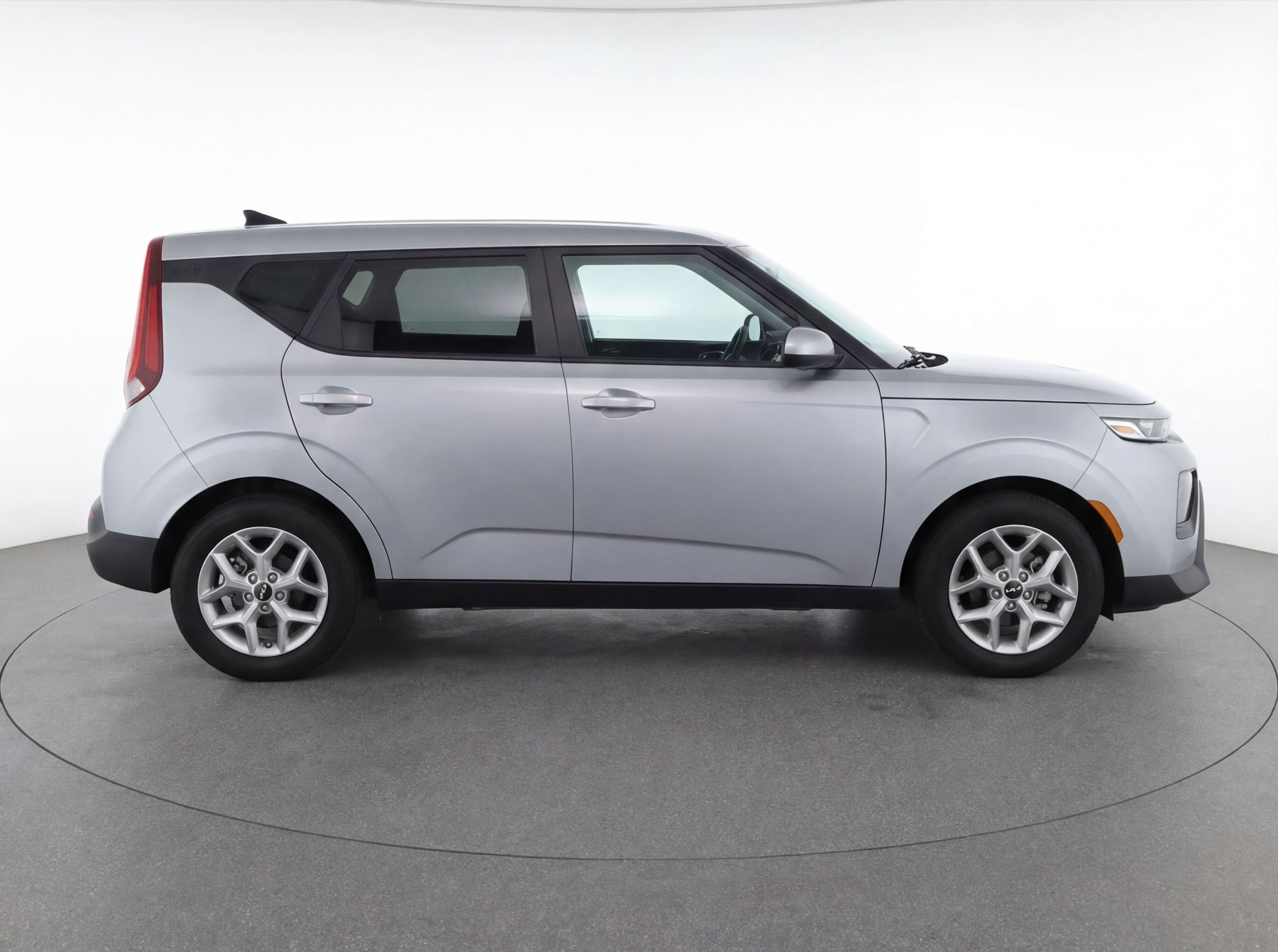 Used 2024 Kia Soul LX w/ Option Group 015 FWD image 11