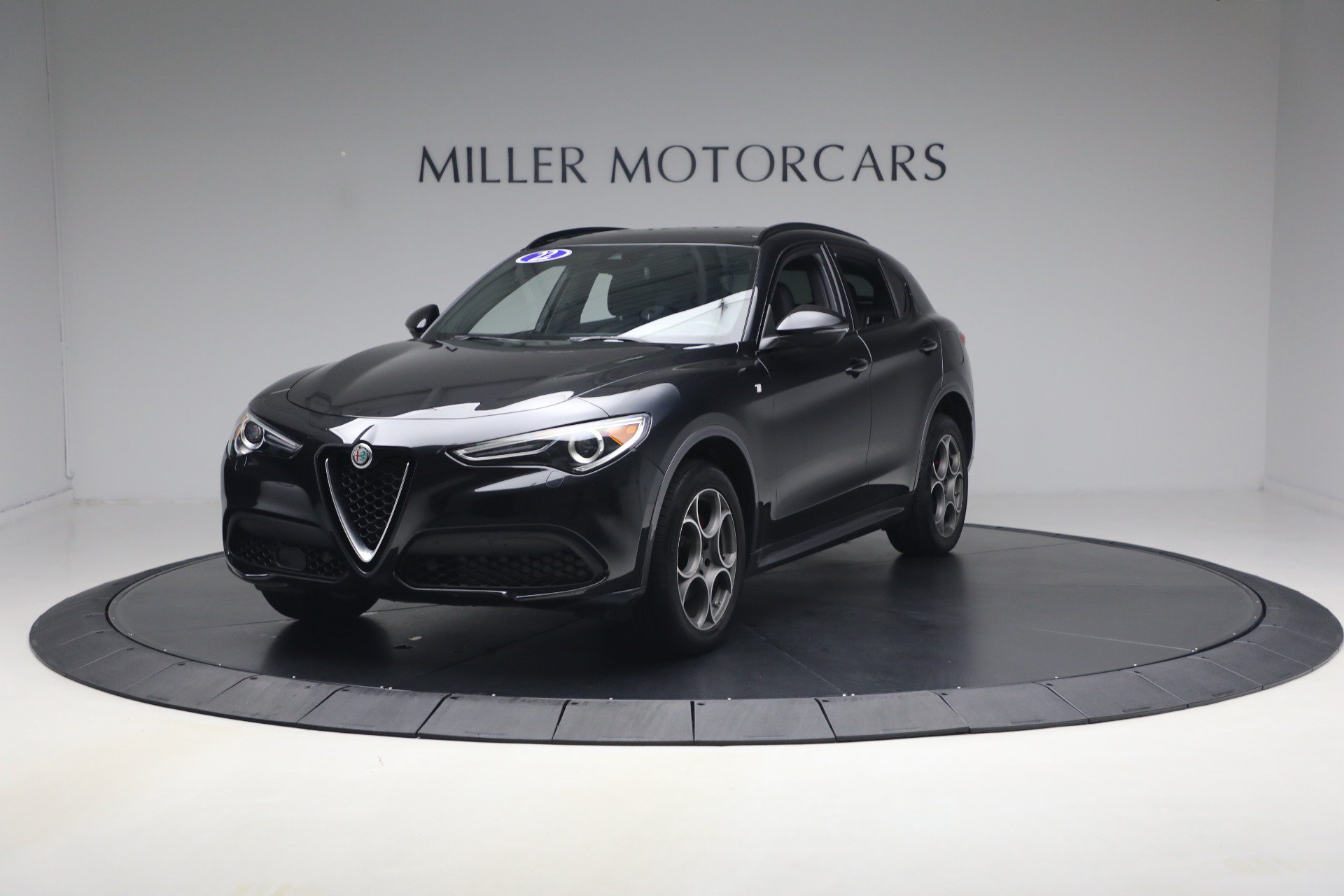 Used 2022 Alfa Romeo Stelvio Ti AWD/4WD image 2