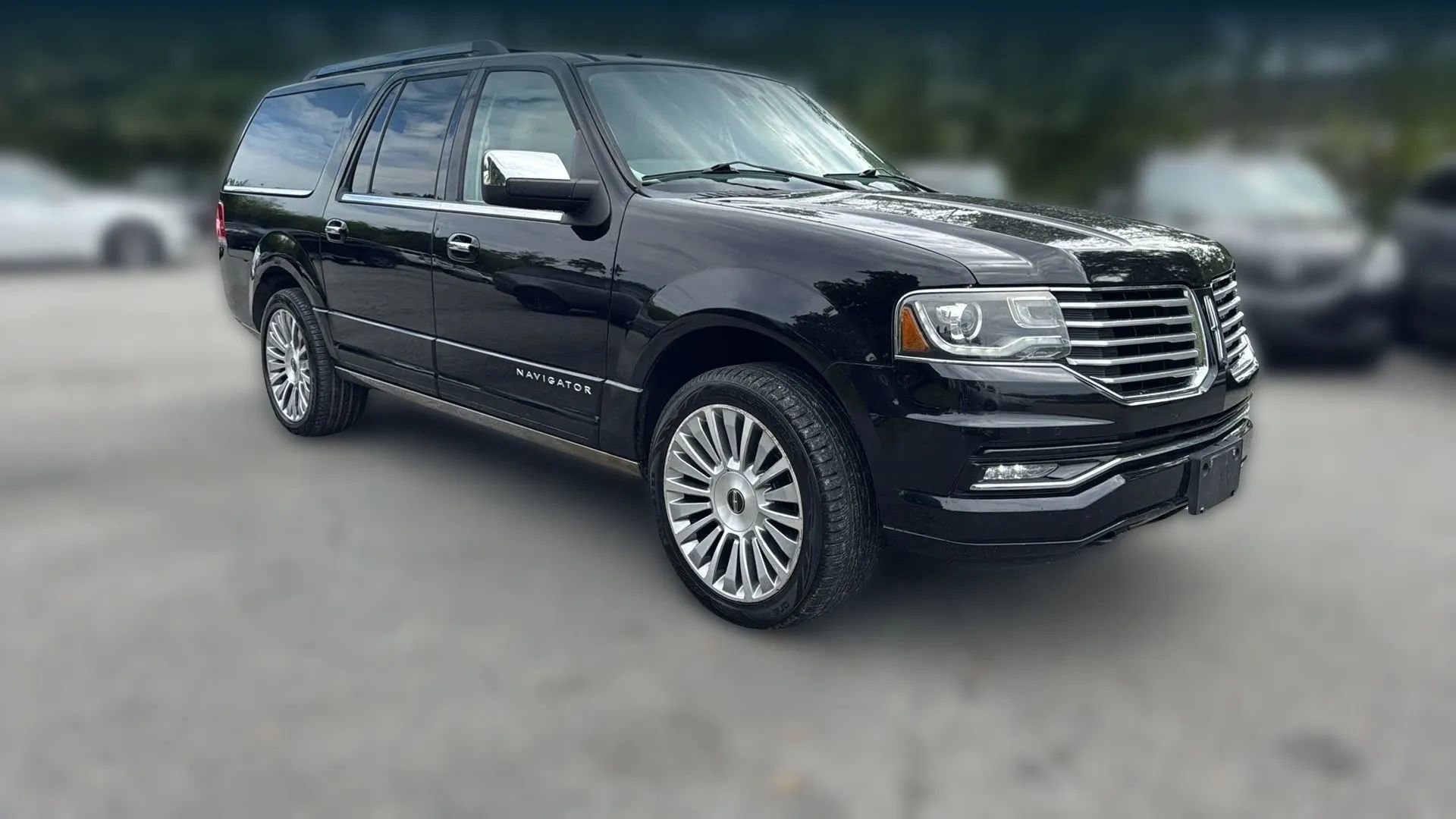 Used 2017 Lincoln Navigator L Reserve image 3