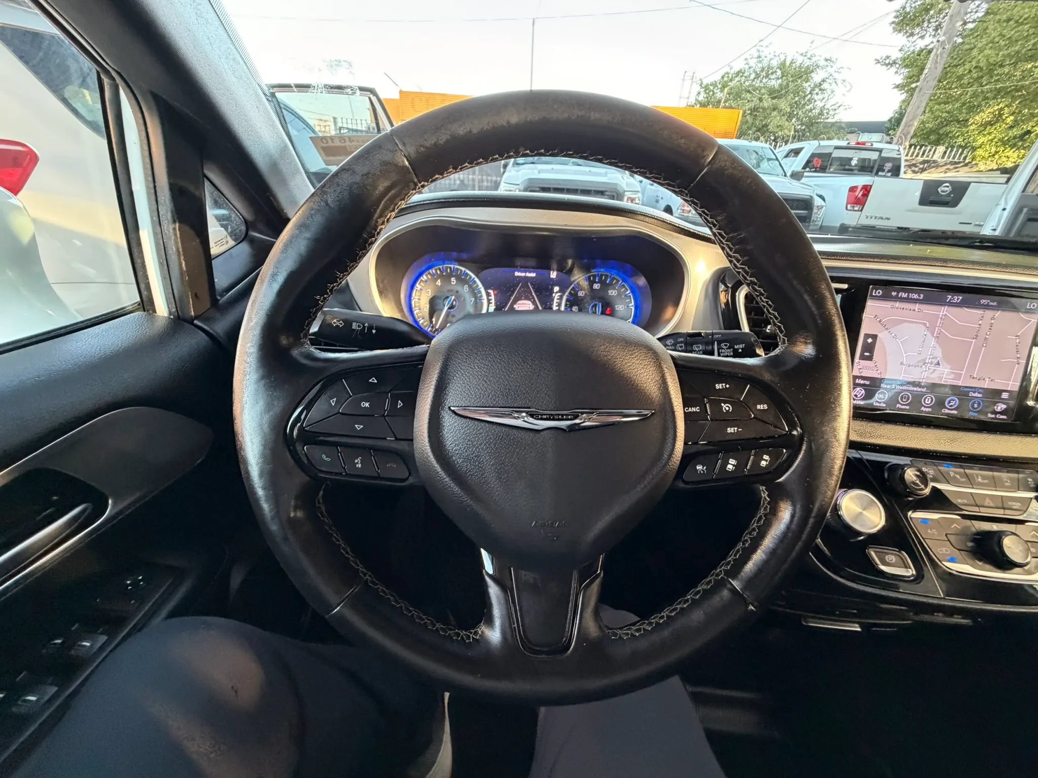 Used 2019 Chrysler Pacifica Touring-L Plus w/ Advanced Safetytec Group FWD image 33