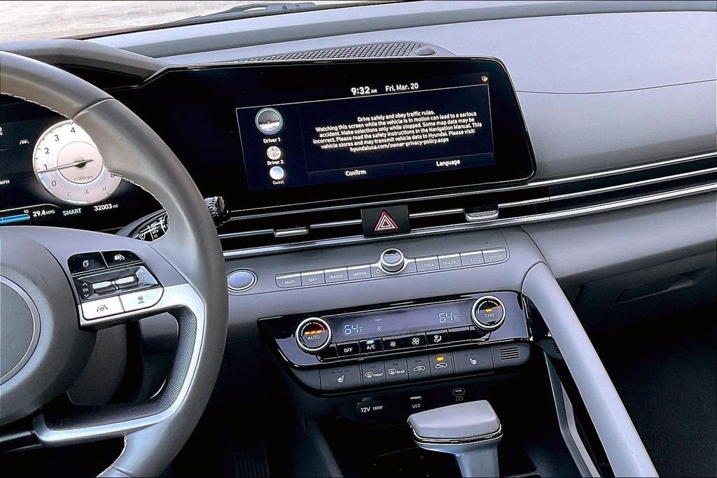Used 2025 Hyundai Elantra SEL image 6