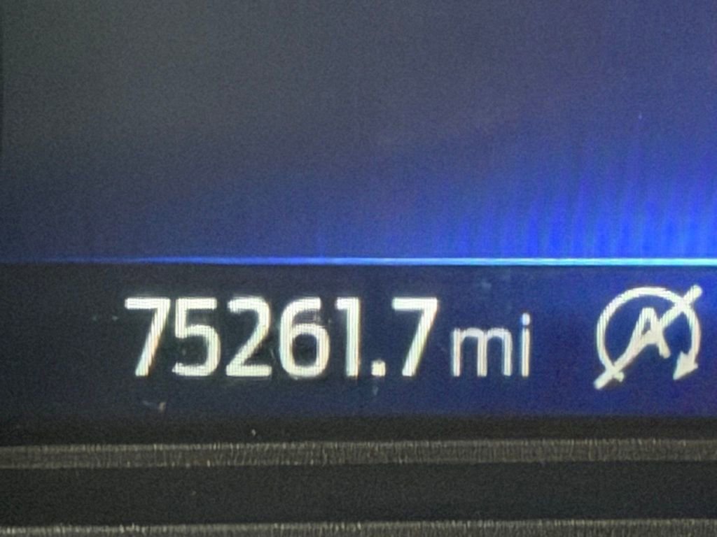 Used 2021 Ford Explorer XLT image 21