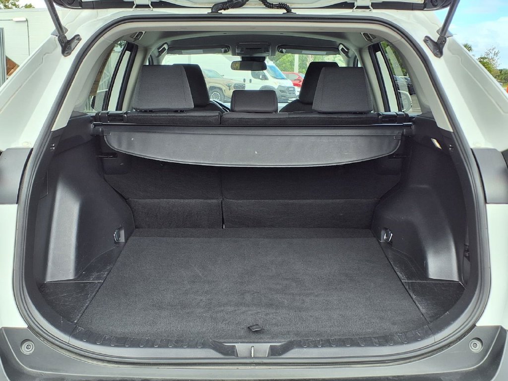 Used 2022 Toyota RAV4 XLE FWD image 19