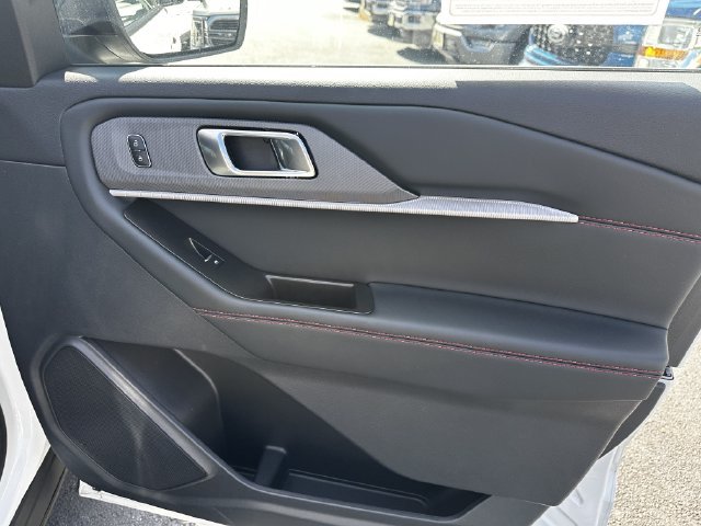 Used 2025 Ford Explorer ST AWD/4WD image 36