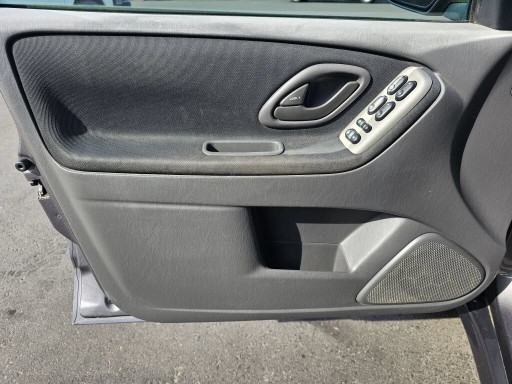 Used 2006 MAZDA Tribute s FWD image 20