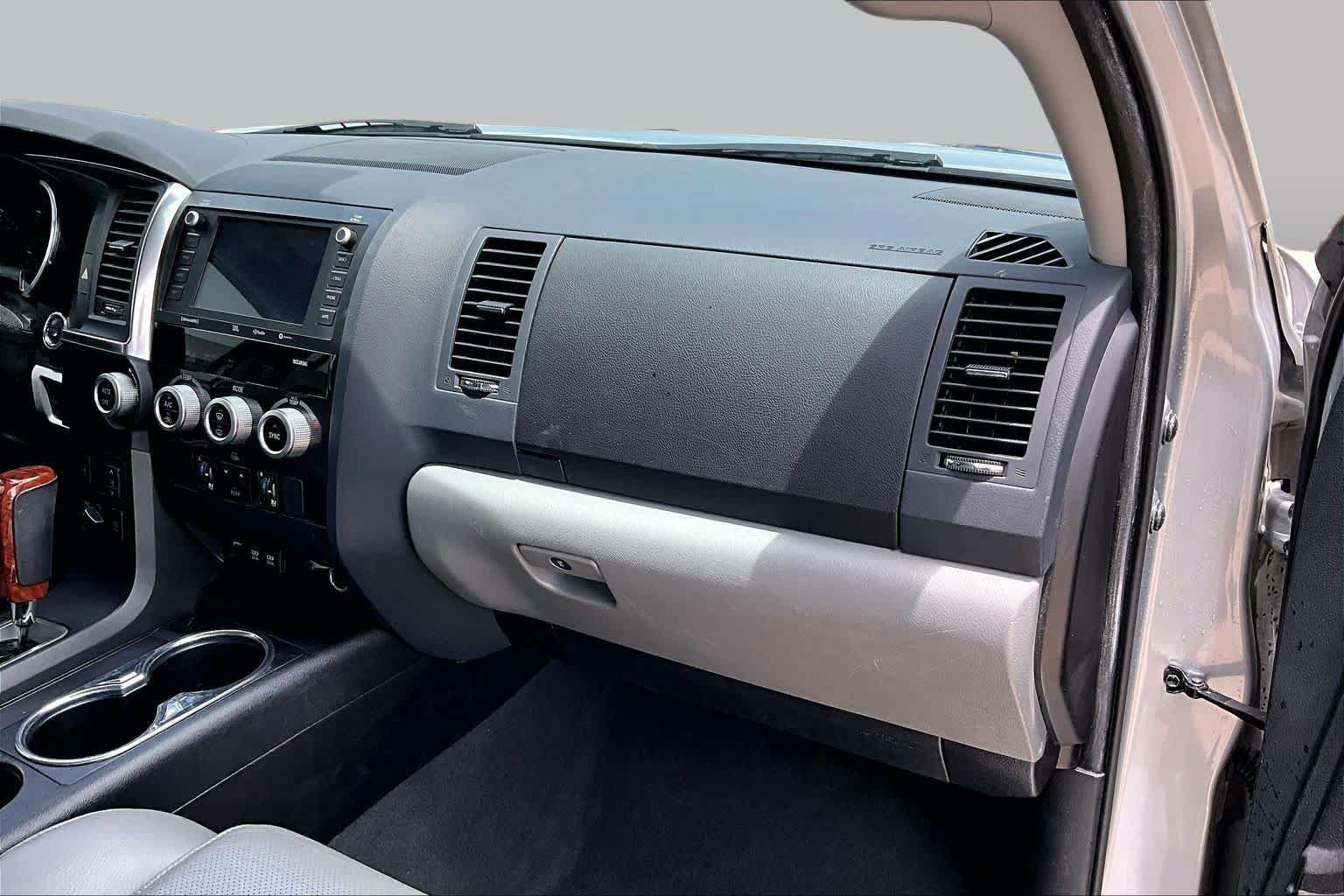 Used 2020 Toyota Sequoia Platinum RWD image 19