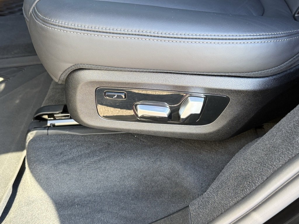 Used 2022 BMW X7 M50i image 40