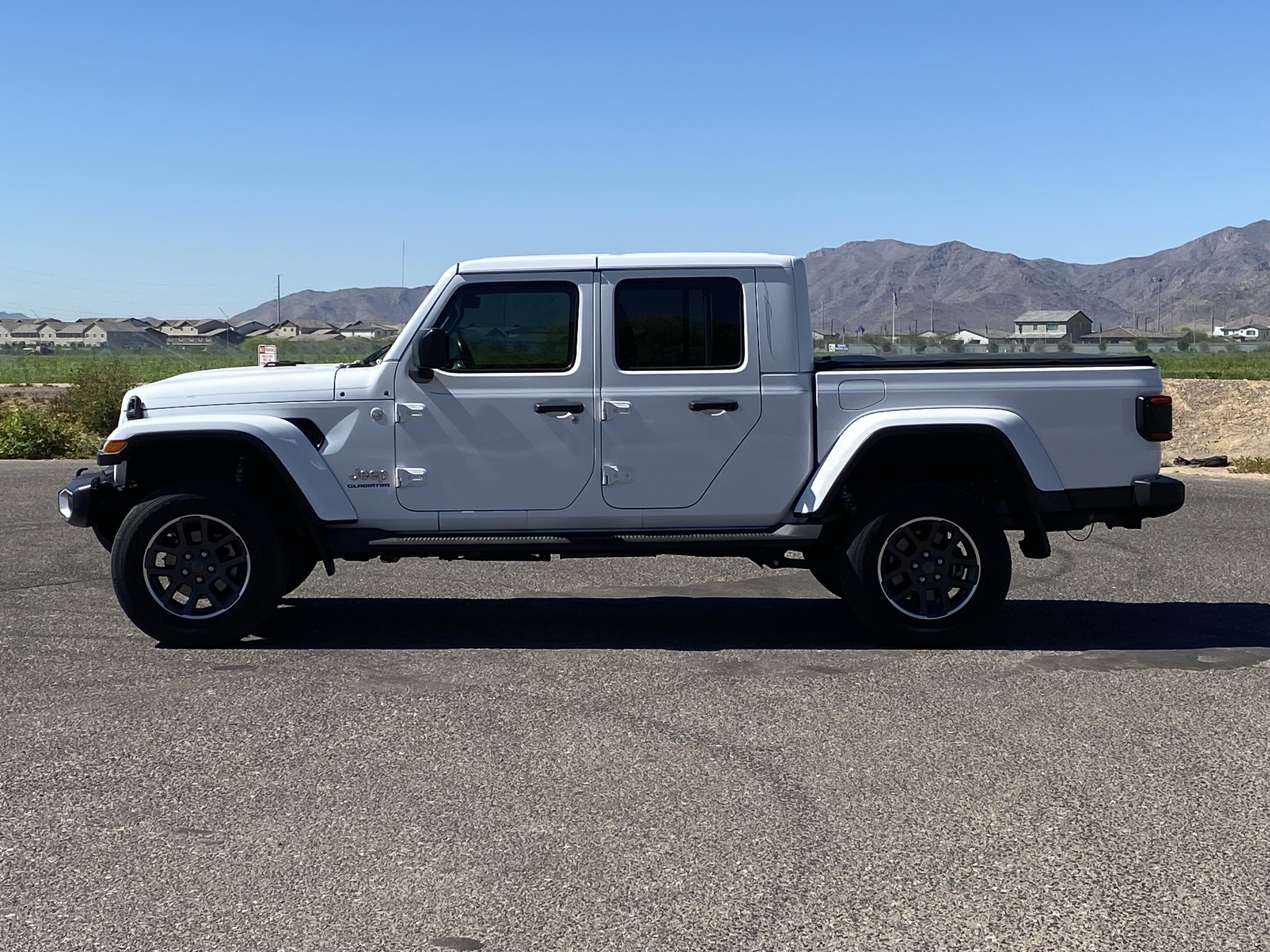 Used 2020 Jeep Gladiator Overland image 6