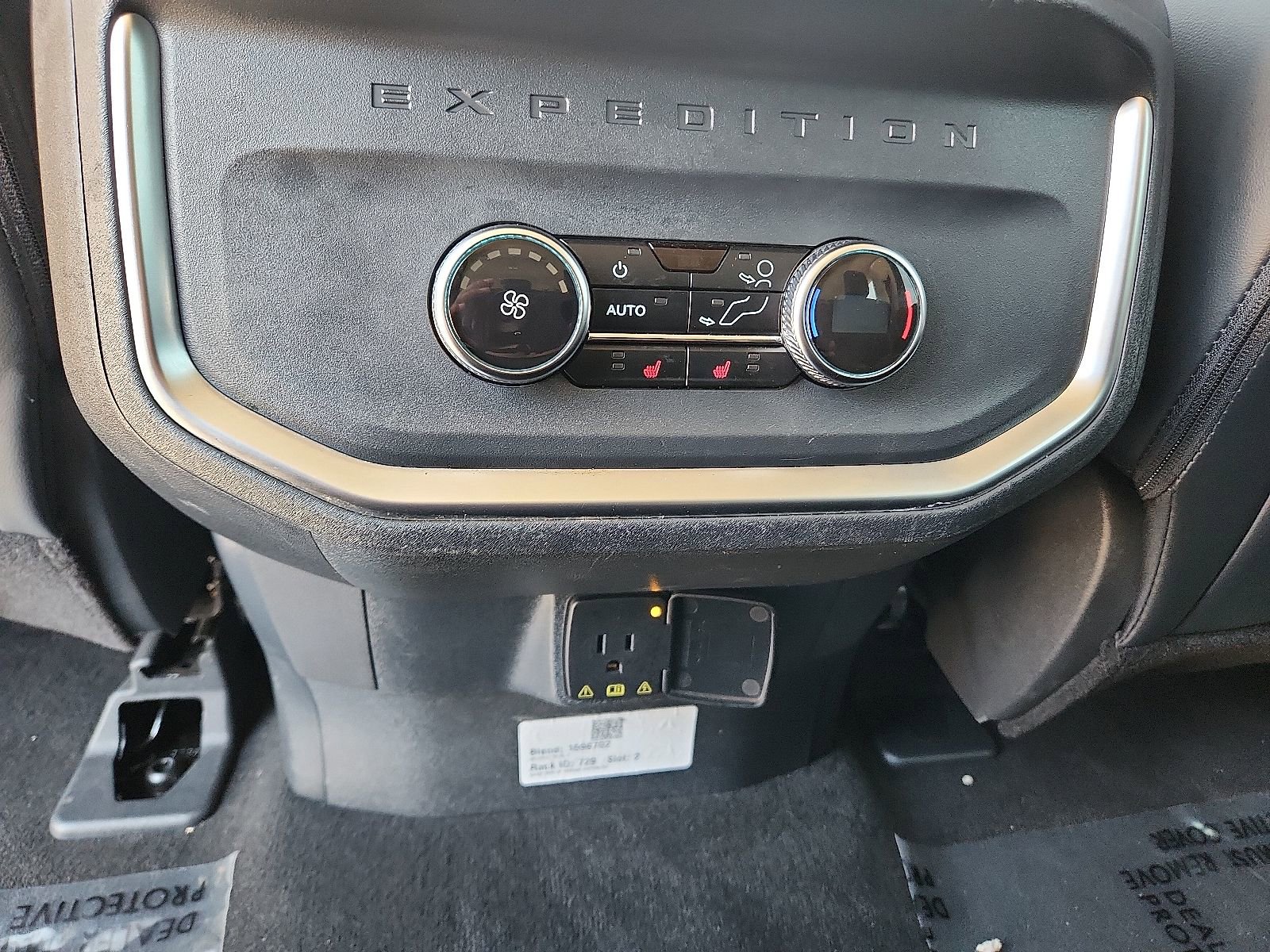 Used 2025 Ford Expedition Max Platinum AWD/4WD image 12