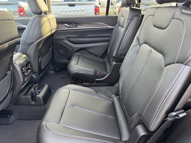 New 2025 Jeep Grand Cherokee L Limited image 29