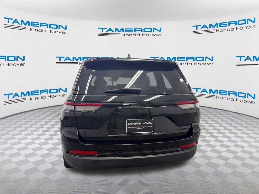 Used 2023 Jeep Grand Cherokee Limited w/ Black Appearance Package RWD image 4