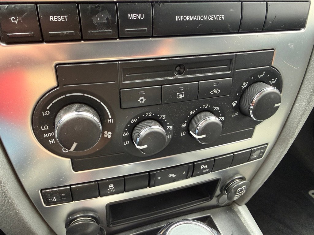 Used 2007 Jeep Grand Cherokee SRT8 w/ SRT Option Group I AWD/4WD image 19