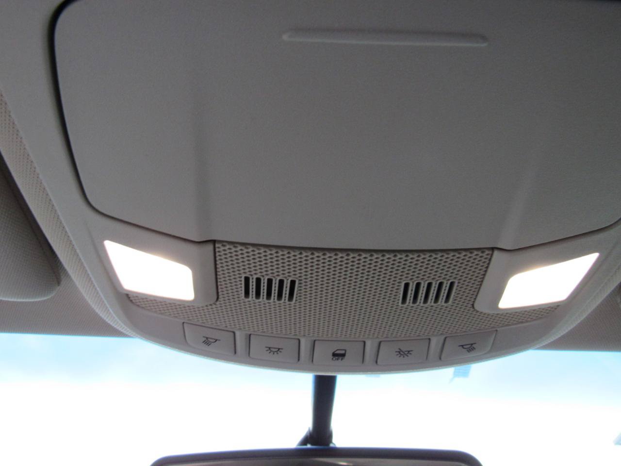 Used 2016 Lincoln MKZ AWD image 27
