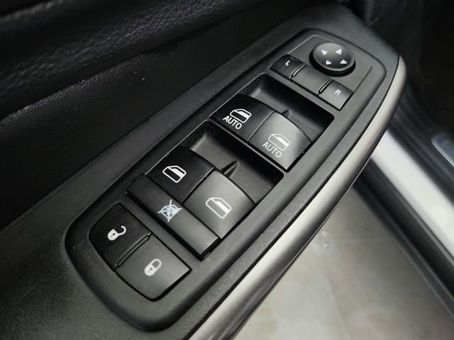 Used 2019 Jeep Cherokee Limited image 17