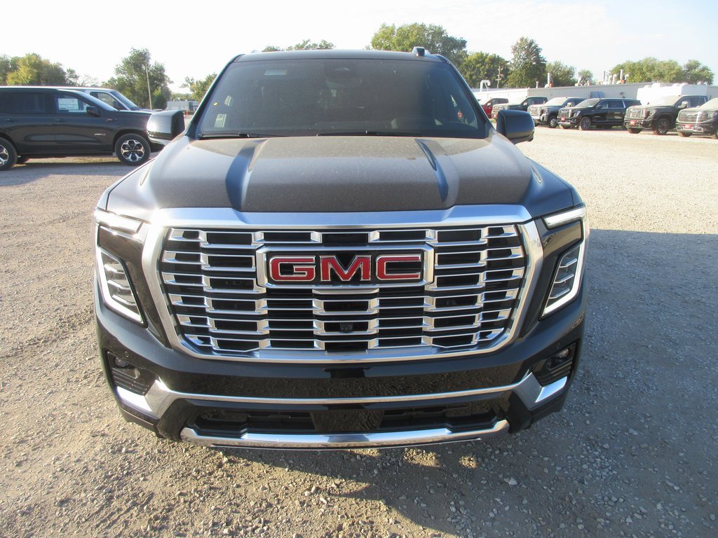 New 2026 GMC Yukon XL Denali w/ Denali Reserve Package image 10