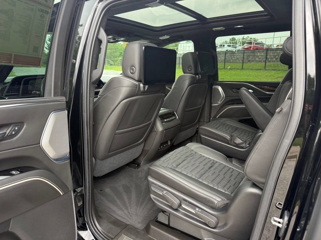 Used 2021 Cadillac Escalade ESV Sport Platinum AWD/4WD image 27