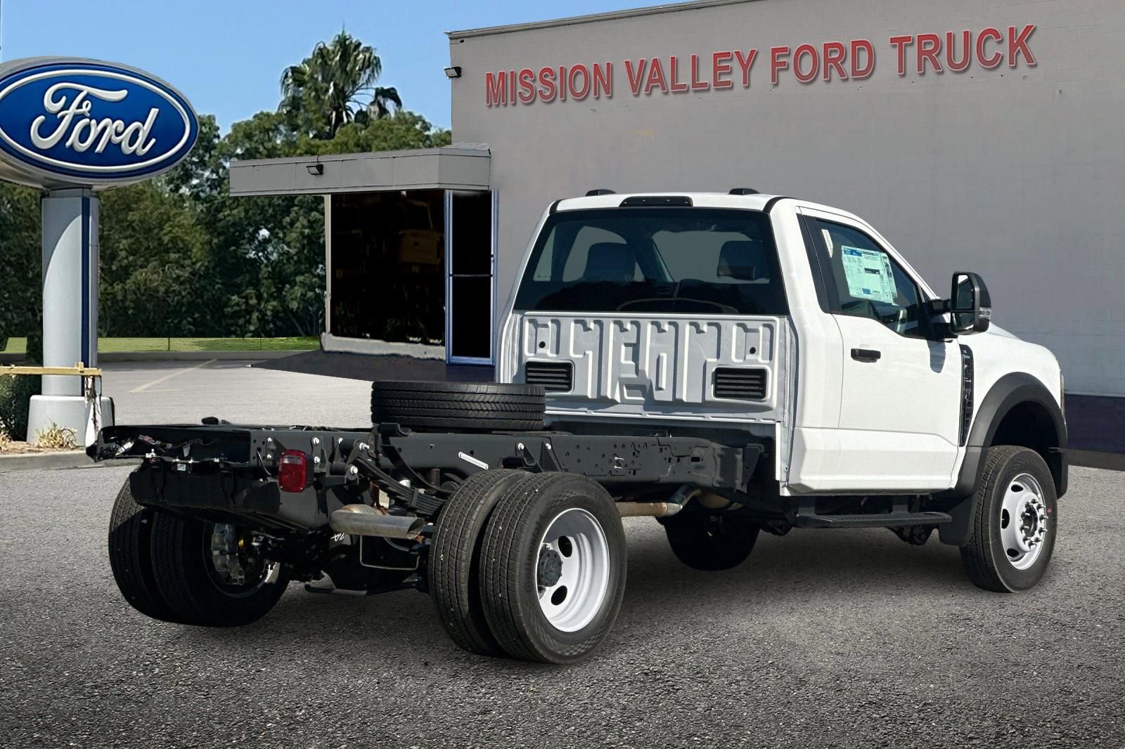 New 2026 Ford F450 XL w/ XL Chrome Package image 4