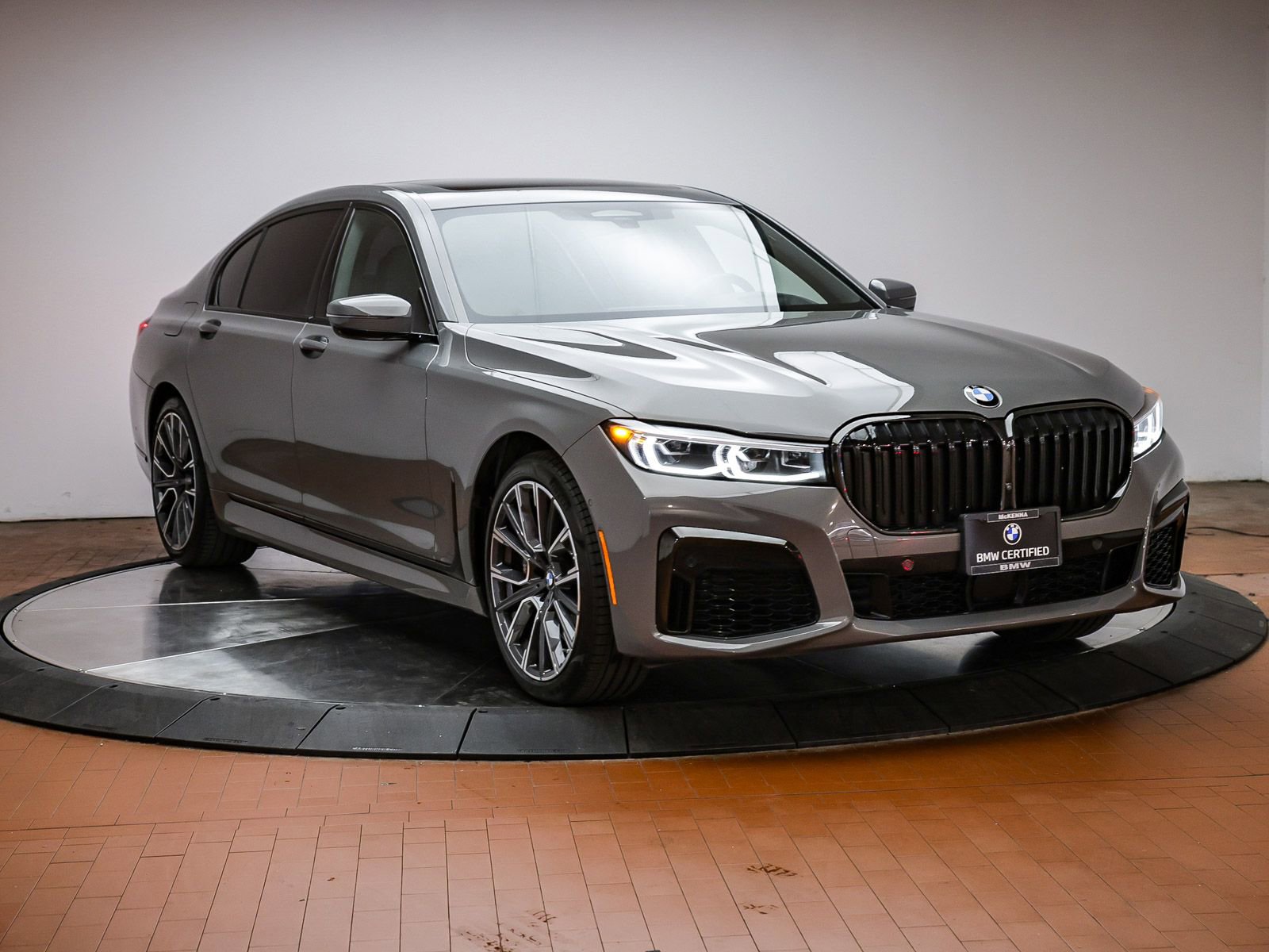 Certified 2022 BMW 750i xDrive w/ Luxury Rear Seating Package AWD/4WD image 9