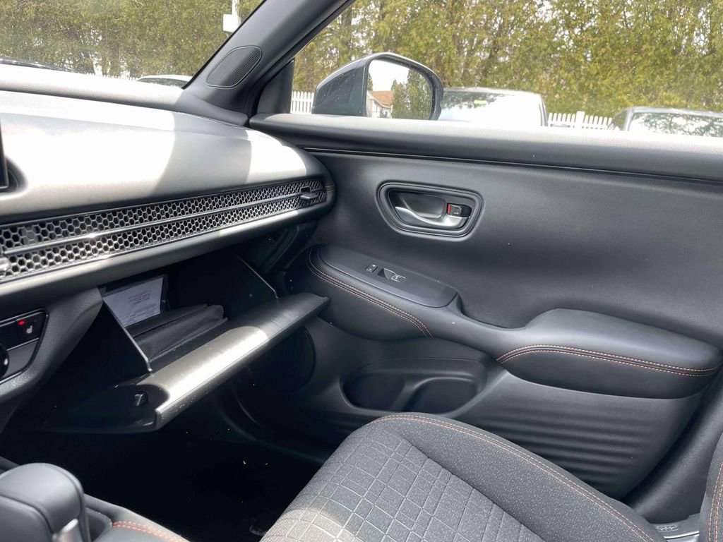 Certified 2026 Honda HR-V Sport image 31