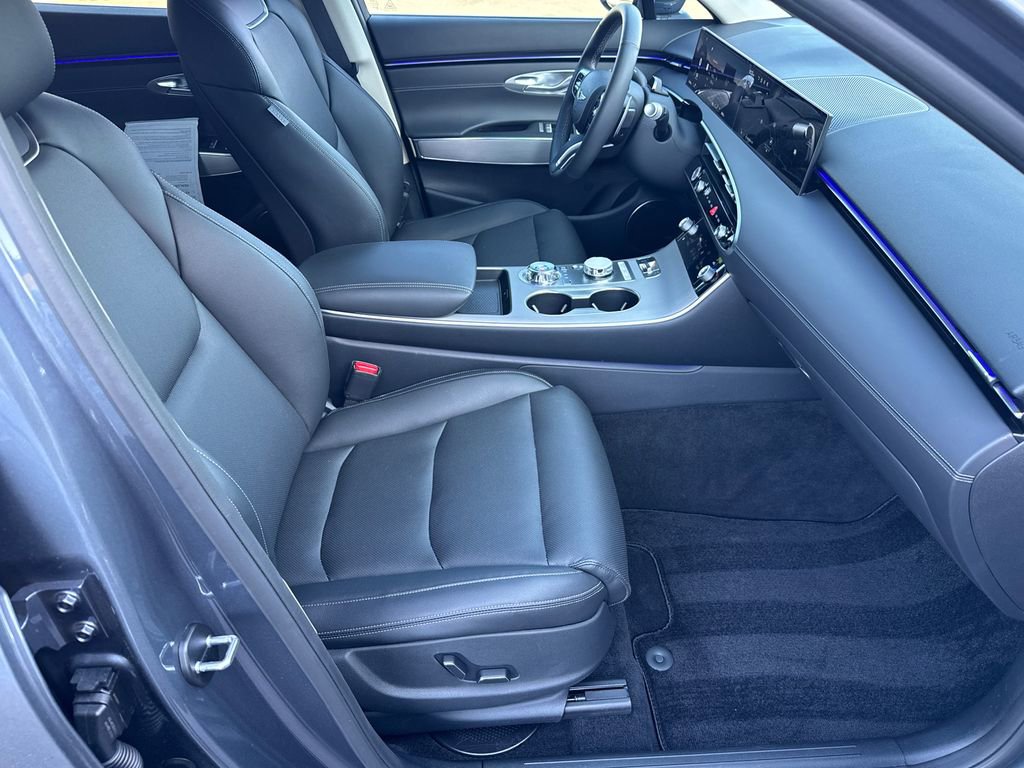 Used 2026 Genesis GV70 2.5T Select AWD/4WD image 13