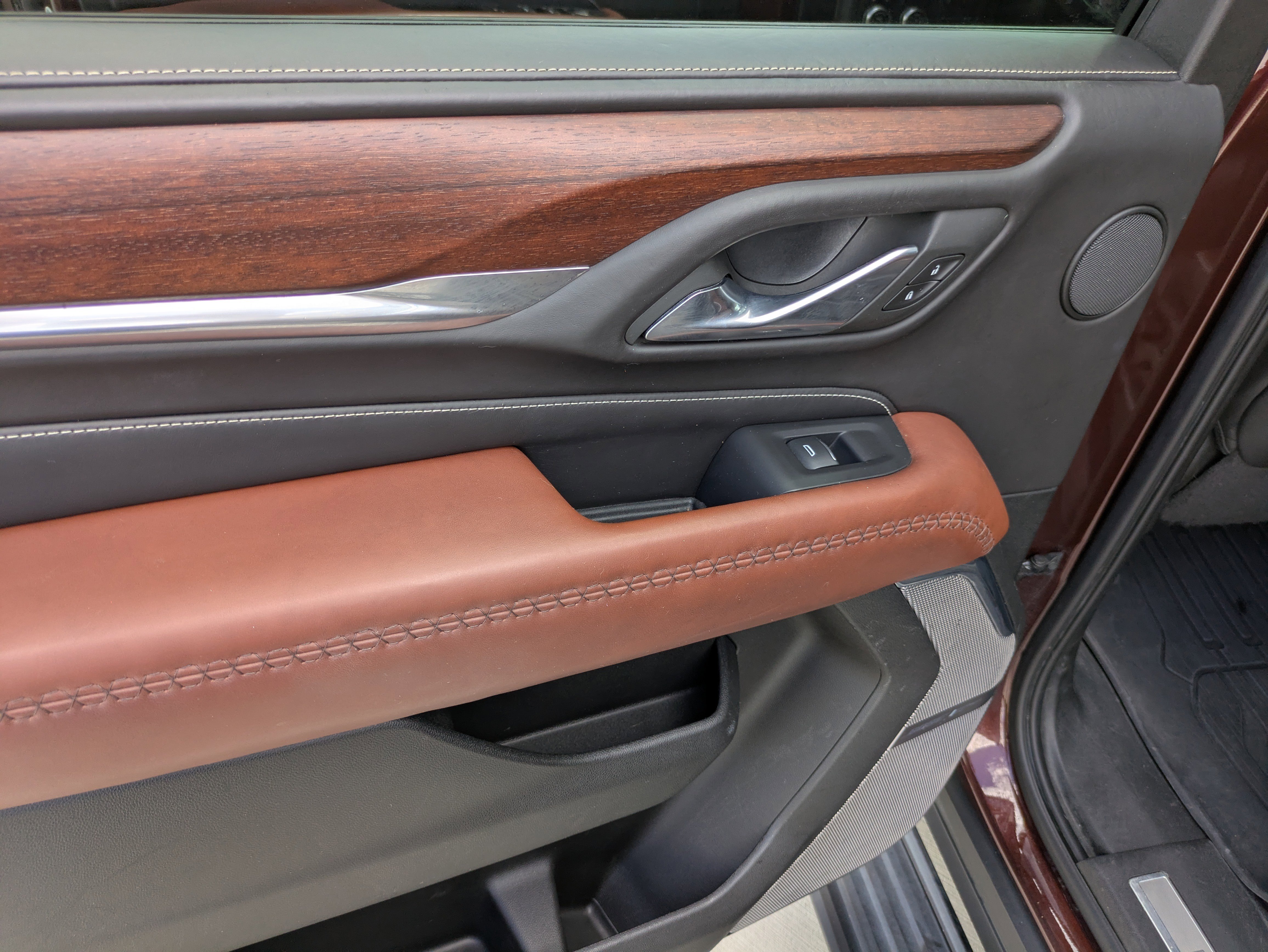 Used 2023 GMC Yukon XL Denali Ultimate w/ LPO, Floor Liner Package image 15