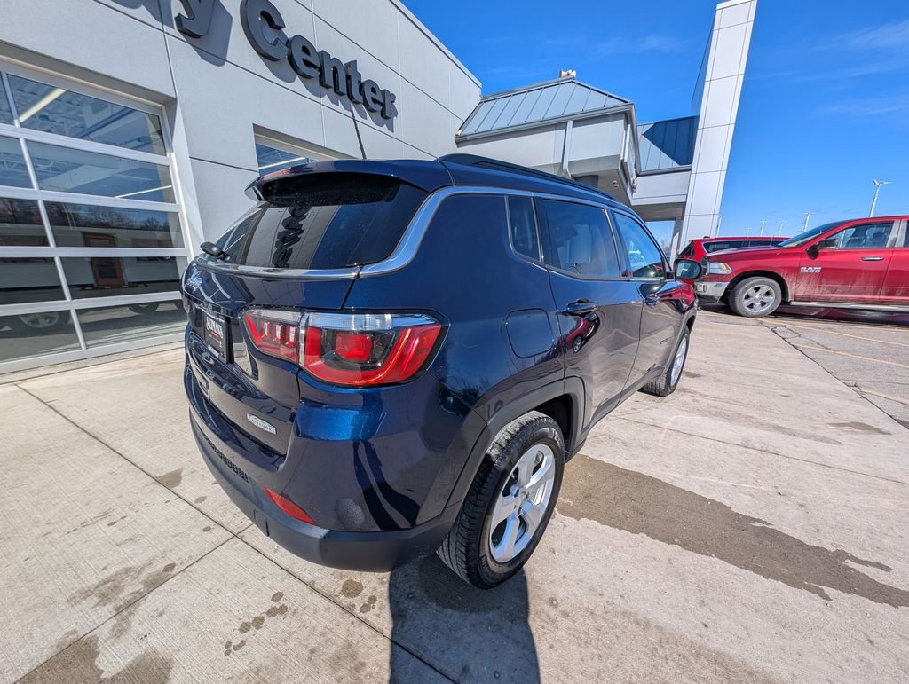 Used 2019 Jeep Compass Latitude w/ Cold Weather Group AWD/4WD image 5