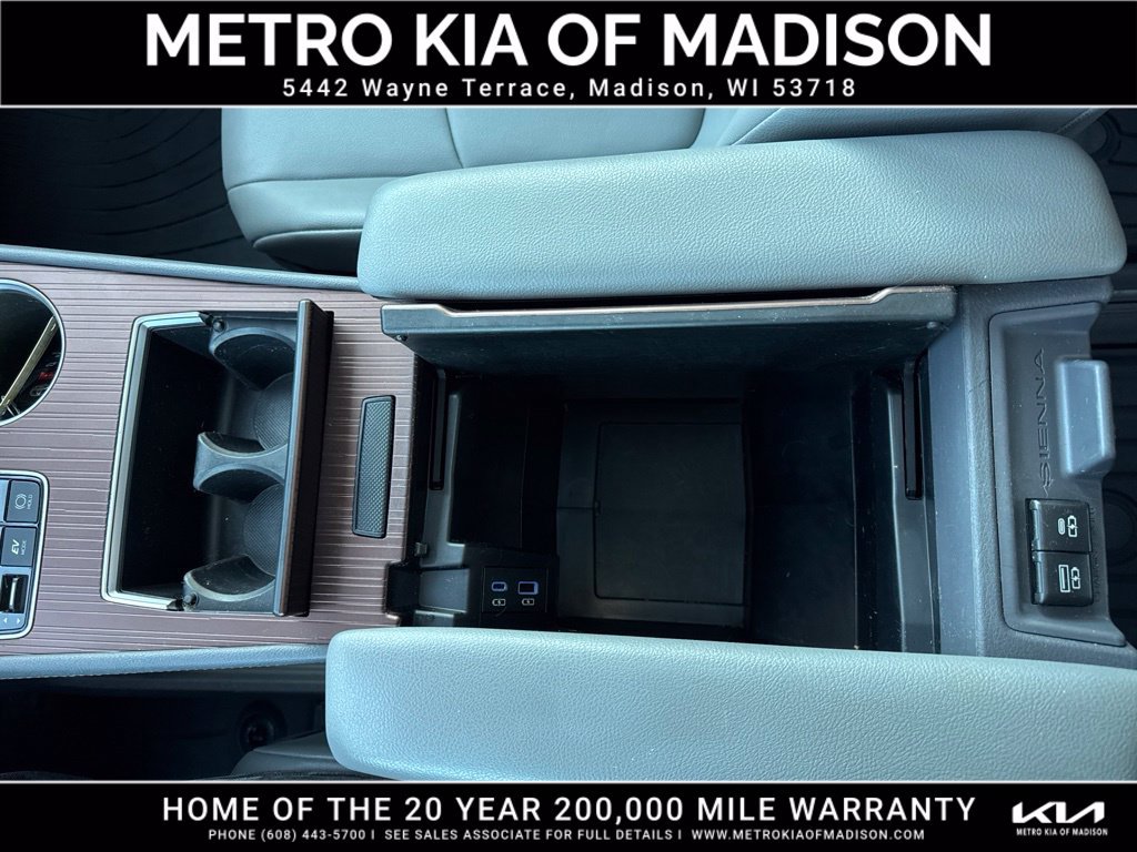 Used 2021 Toyota Sienna XLE AWD/4WD image 27