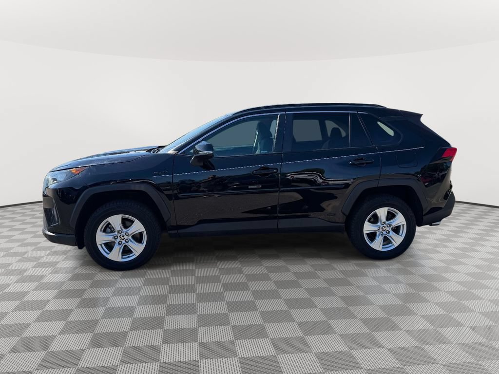 Used 2021 Toyota RAV4 LE AWD/4WD image 6