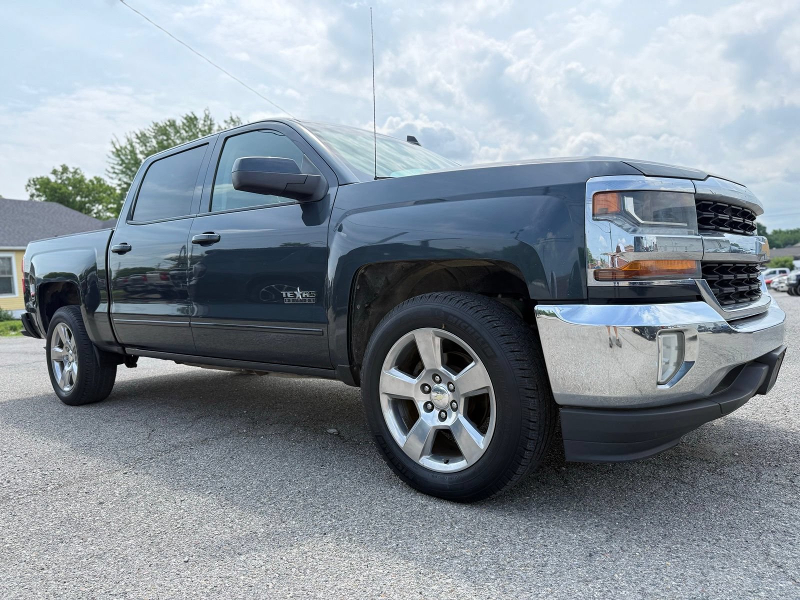 Used 2017 Chevrolet Silverado 1500 LT w/ Texas Edition RWD image 9