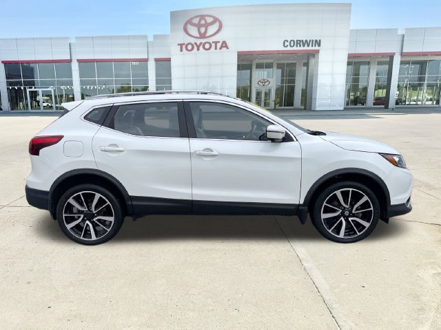 Used 2017 Nissan Rogue Sport SL w/ SL Premium Package FWD image 6