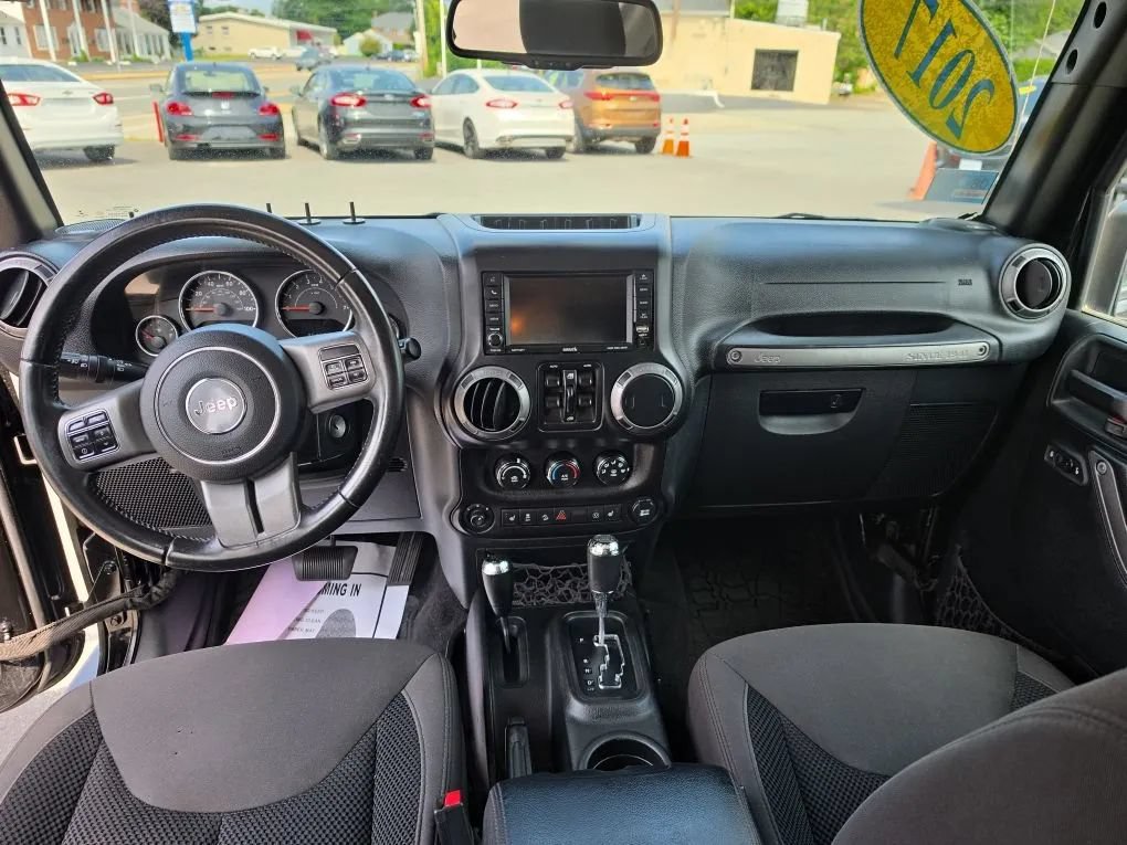 Used 2017 Jeep Wrangler Unlimited Sport AWD/4WD image 16