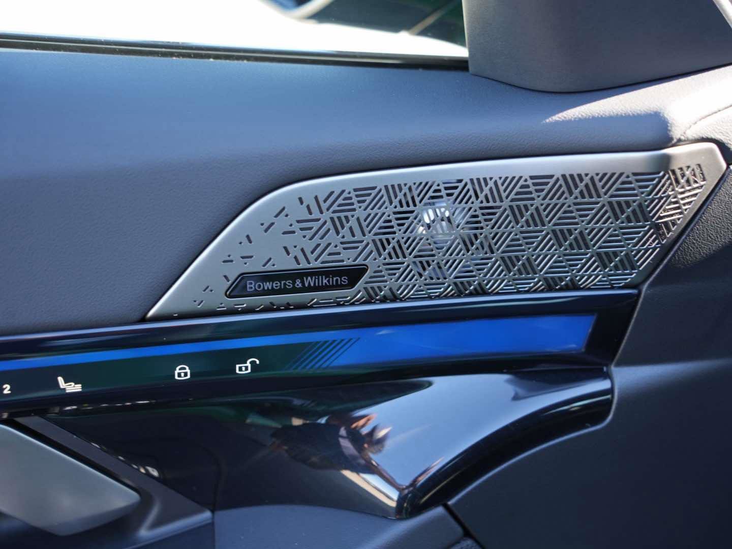 Used 2025 BMW M5 w/ Carbon Package image 21