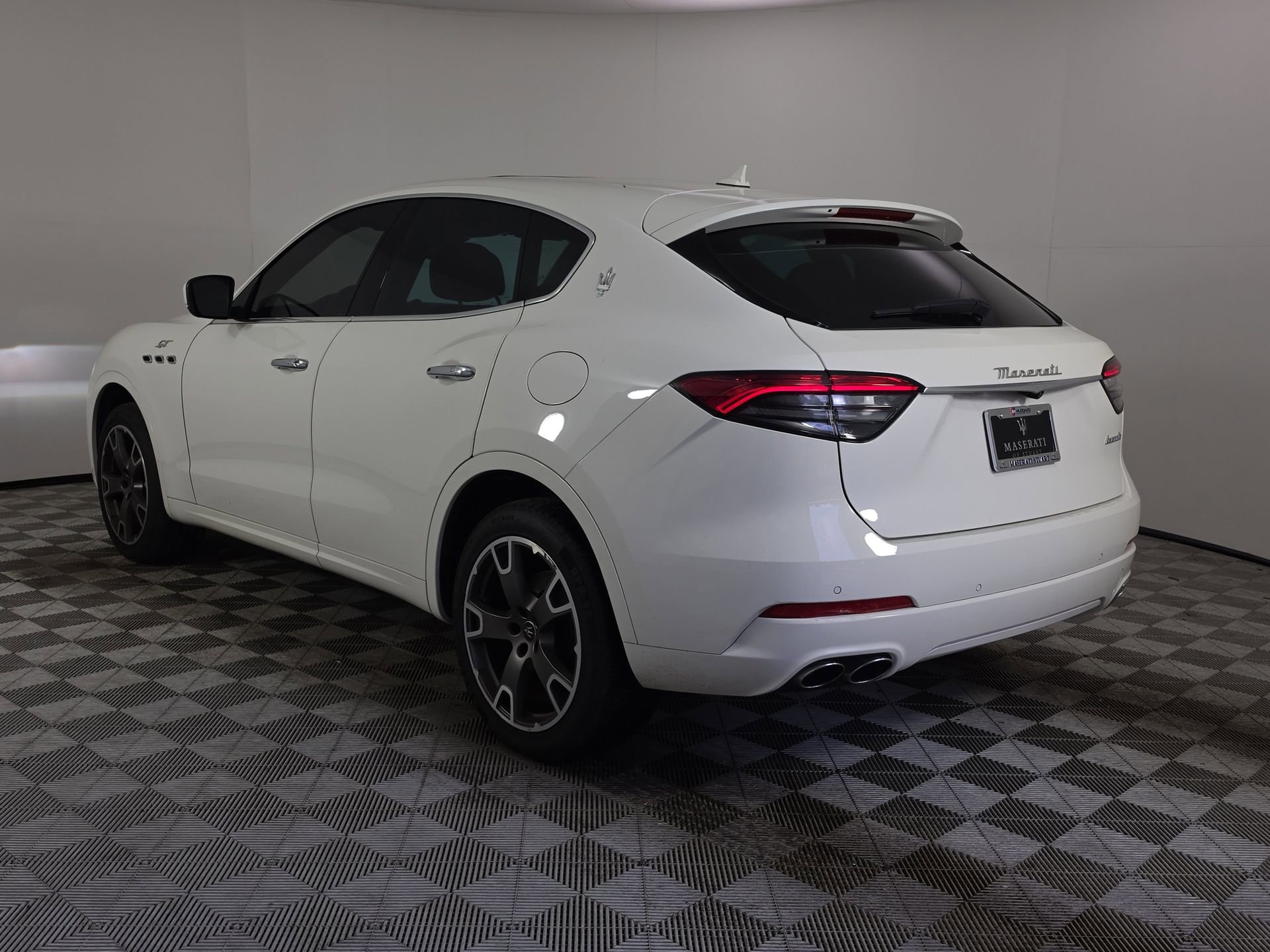 Used 2023 Maserati Levante GT AWD/4WD image 5