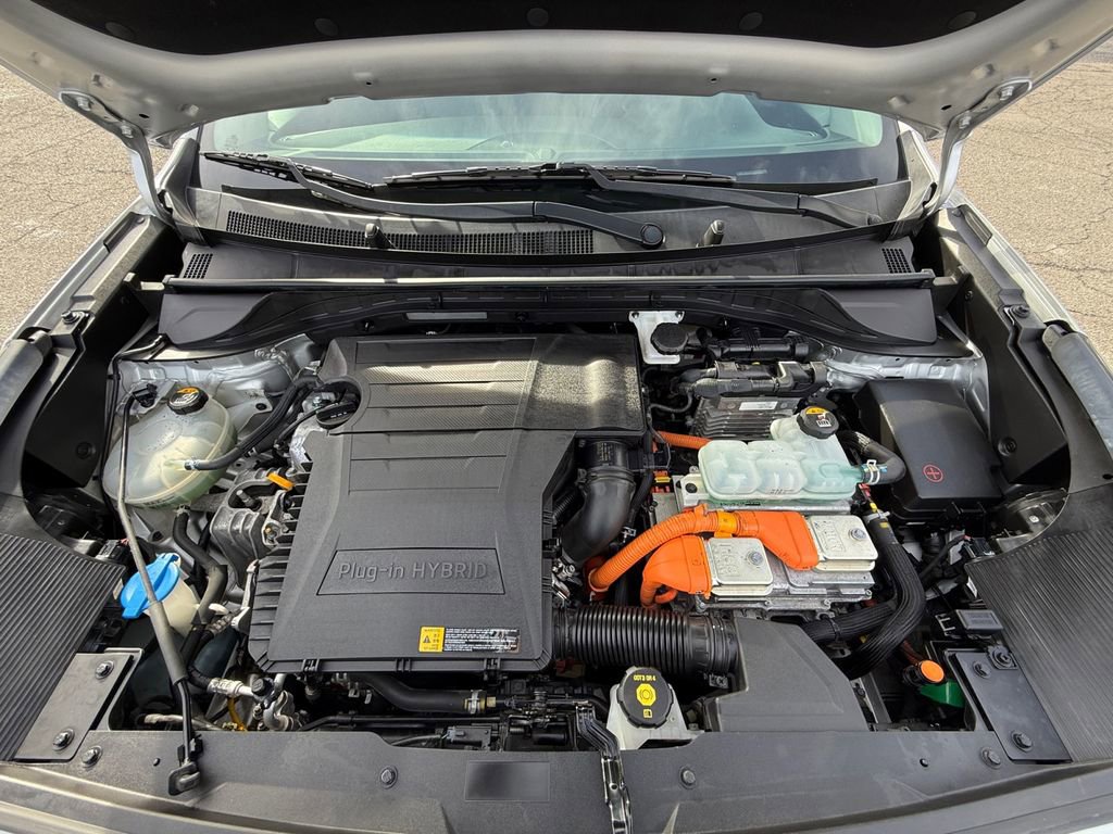 Used 2018 Kia Niro EX image 25