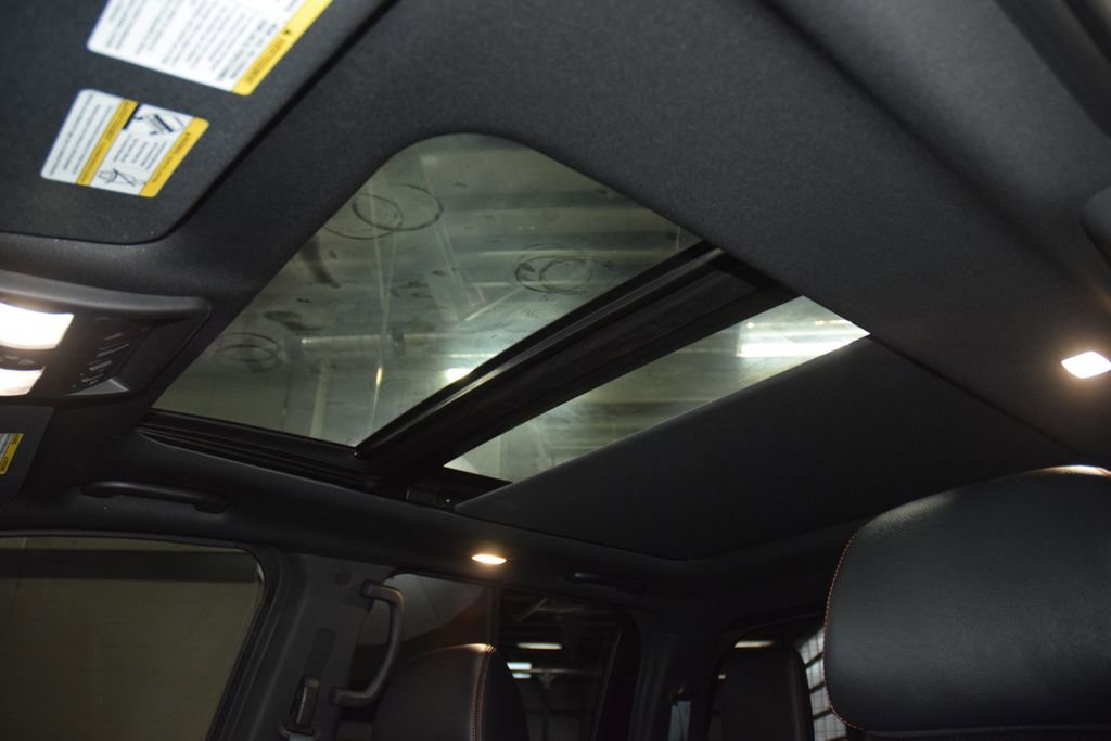 Used 2024 Nissan Titan PRO-4X w/ Pro-4x Convenience Package image 47