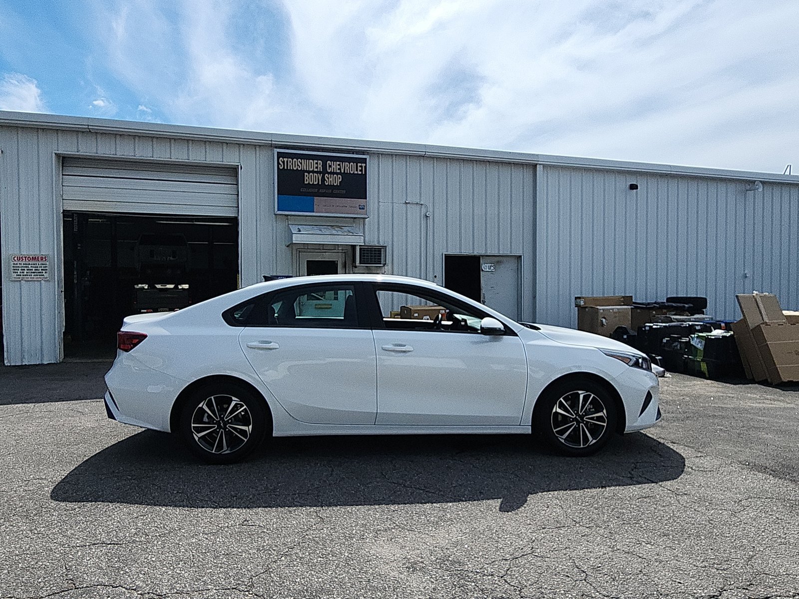 Used 2024 Kia Forte LXS w/ LXS Technology Package FWD image 6
