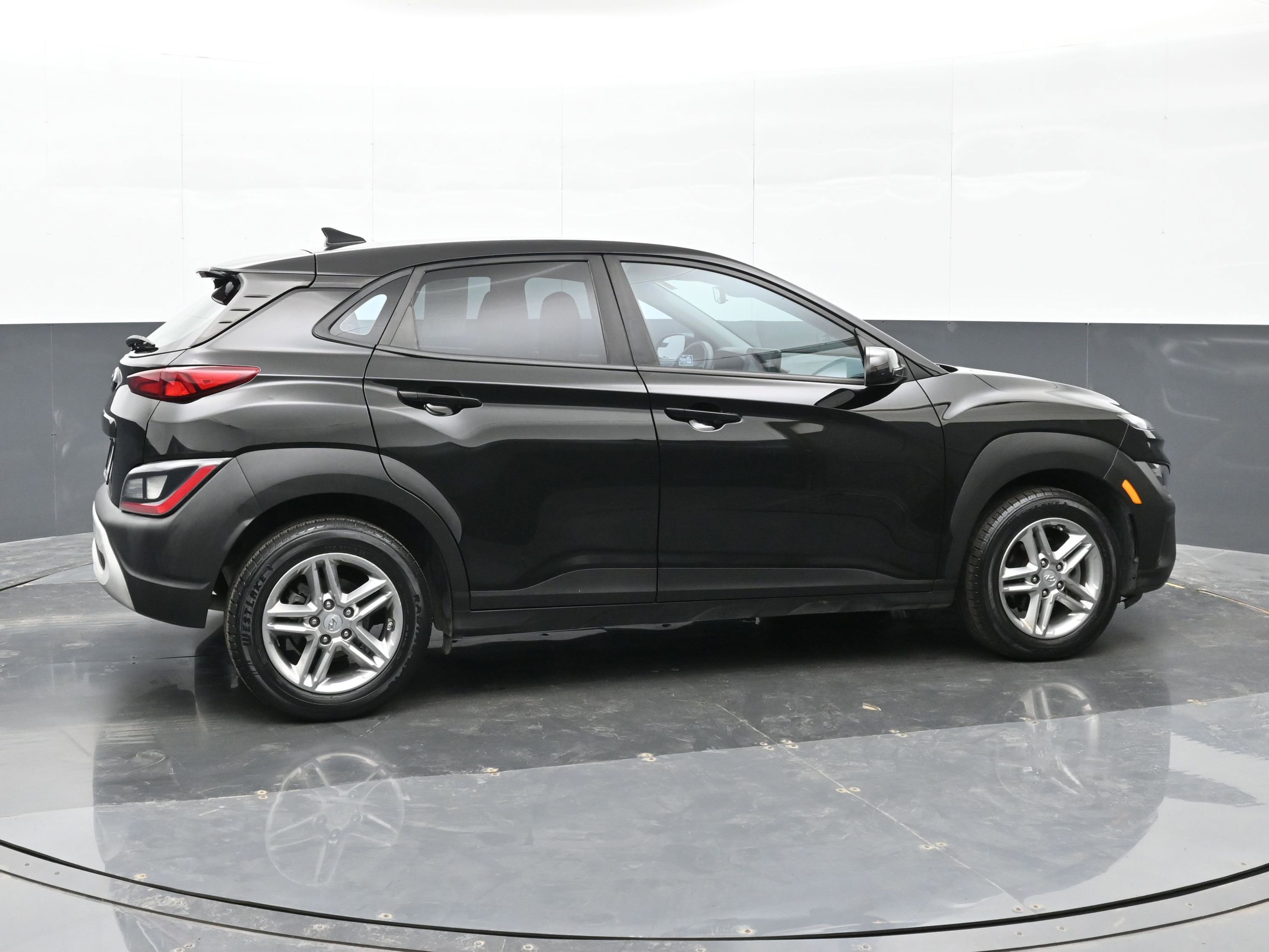 Certified 2022 Hyundai Kona SE image 5