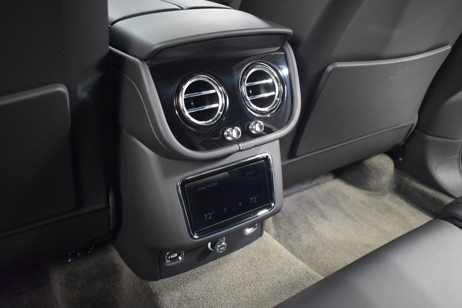 Used 2023 Bentley Bentayga image 21