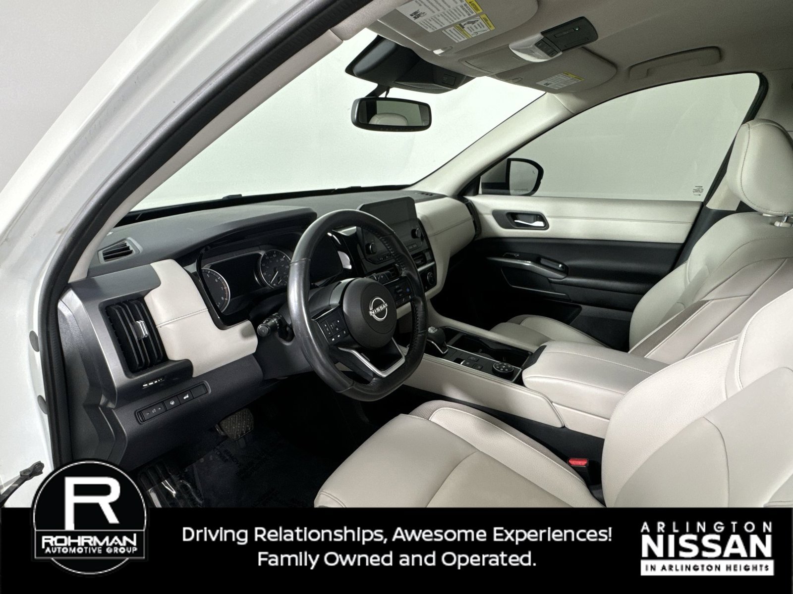 Used 2022 Nissan Pathfinder SL AWD/4WD image 5