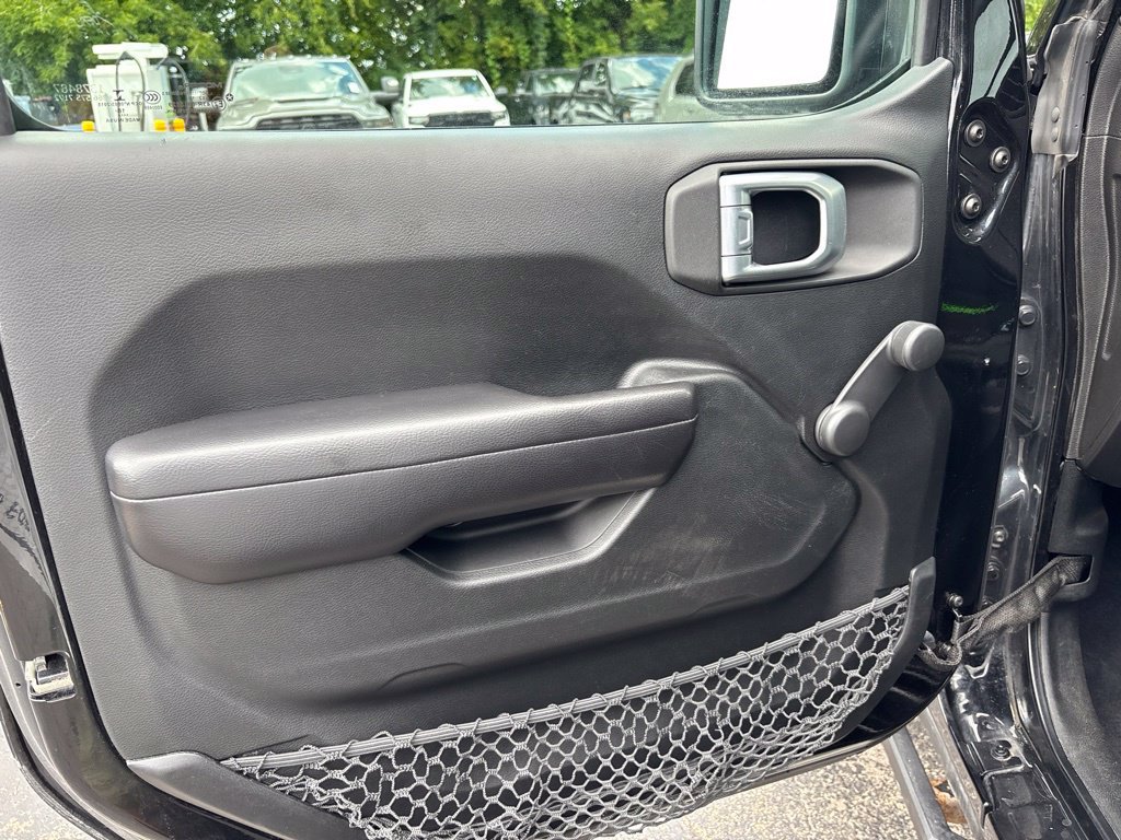 Used 2019 Jeep Wrangler Sport AWD/4WD image 14