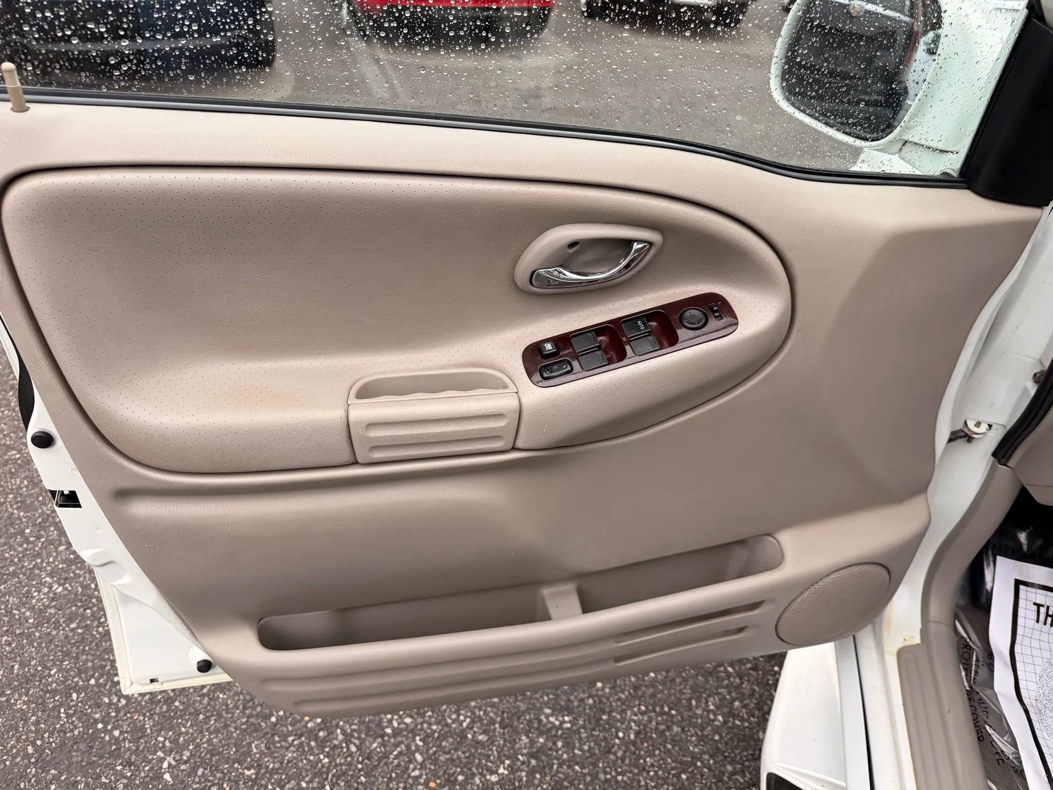 Used 2004 Suzuki XL7 LX image 13