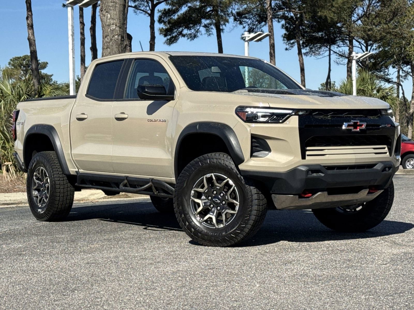 Used 2023 Chevrolet Colorado ZR2 w/ ZR2 Convenience Package III image 2