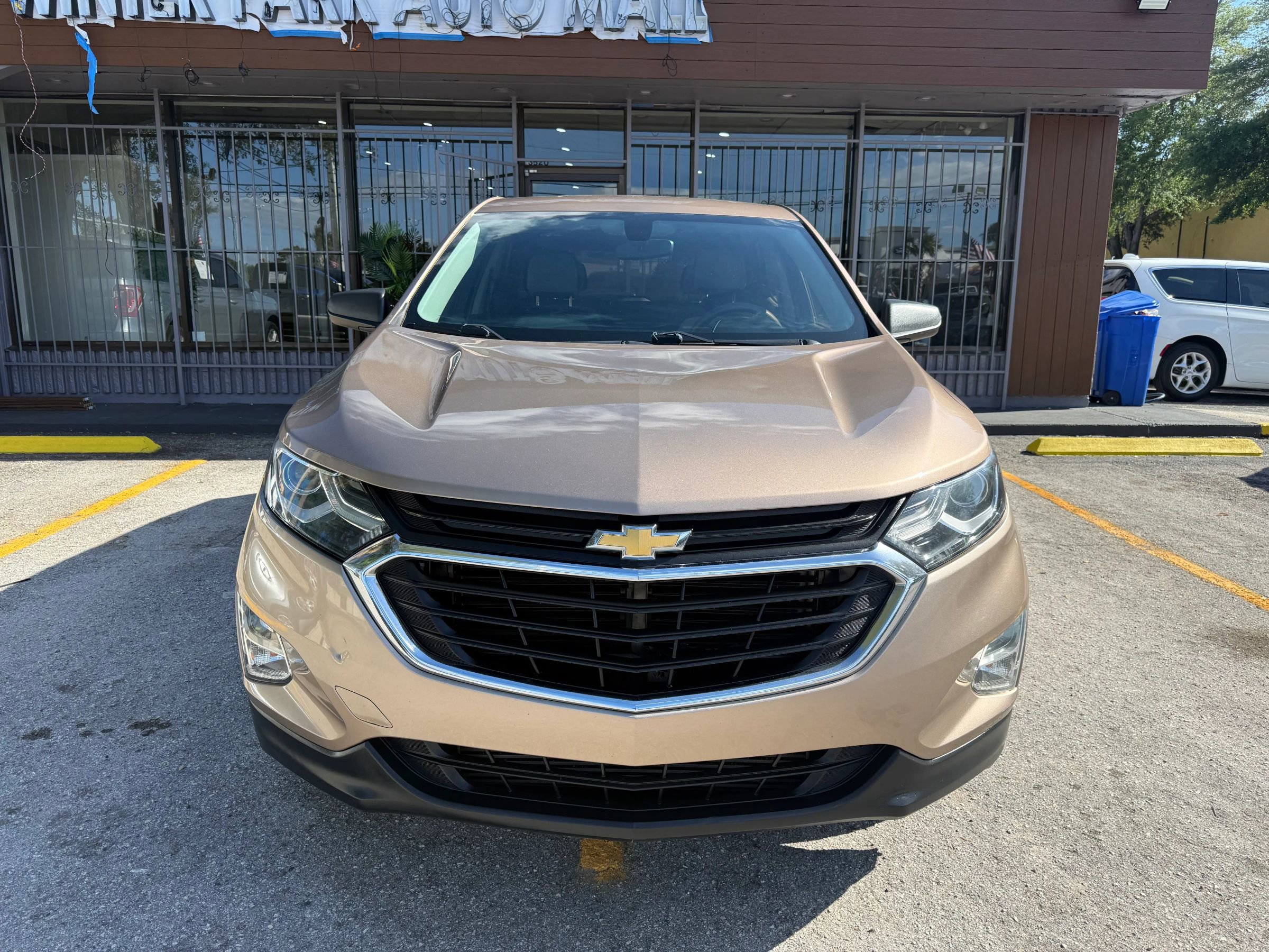 Used 2019 Chevrolet Equinox LS FWD image 2